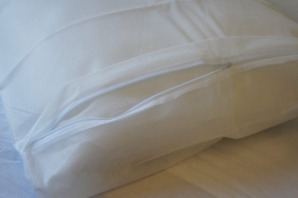 Corovin Zipped Pillow Protectors