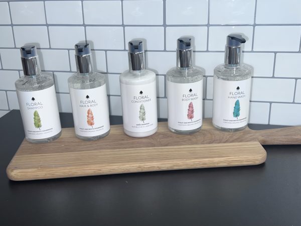 Floral Hair & Body Wash 300ml - Image 2
